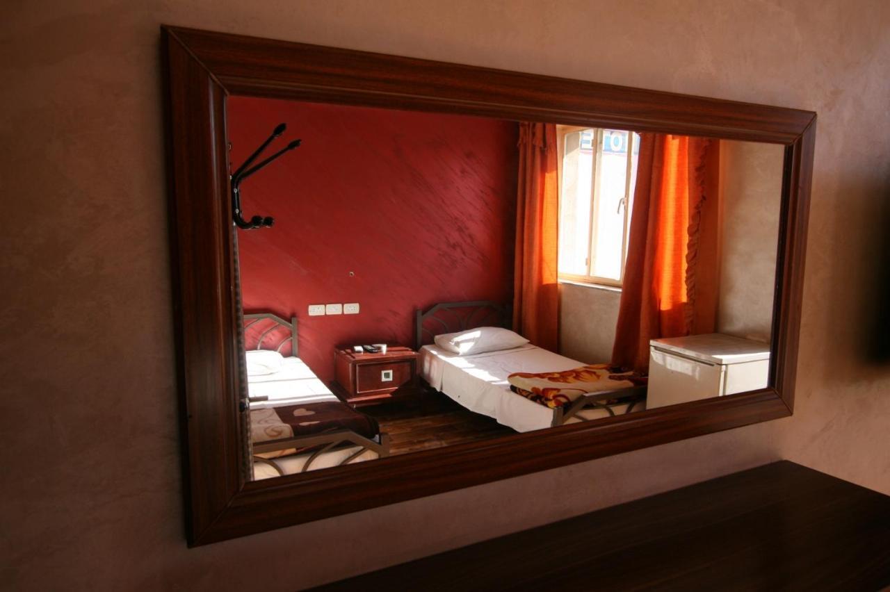 Erasmus Student House By Sunrise Hostel Ammán Kültér fotó